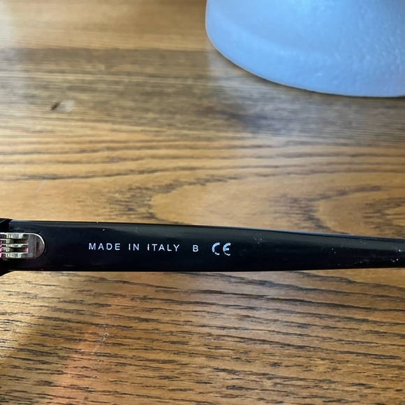 Chanel 5350 cat eye sunglasses in burgundy - Picture 5 of 10